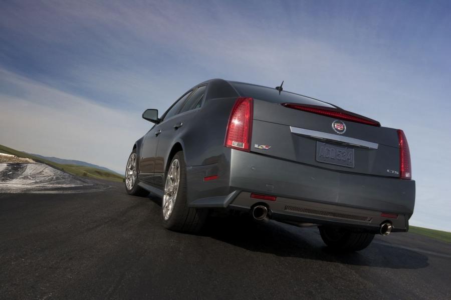  Cadillac CTS-V Coupe 2010 года  (фото 35 из 315)